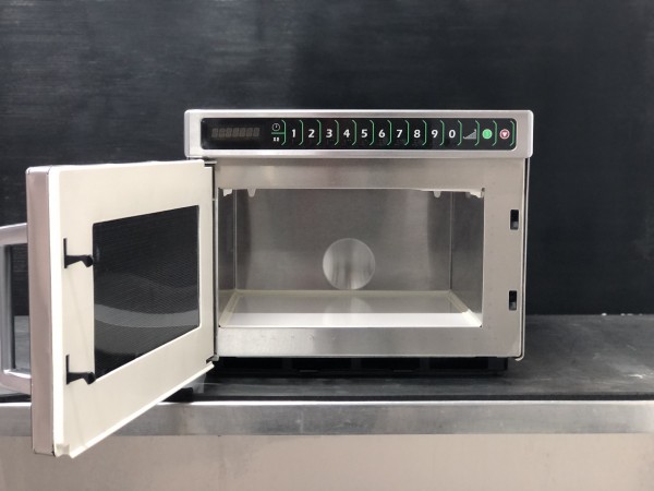 Microondas Menumaster 220v seminuevo  